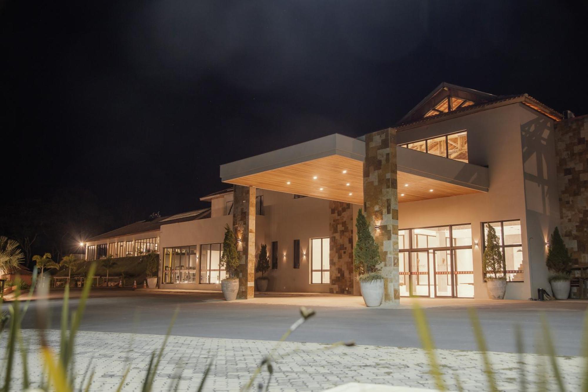 Hotel Chales Capitanias Águas de Lindóia Bagian luar foto