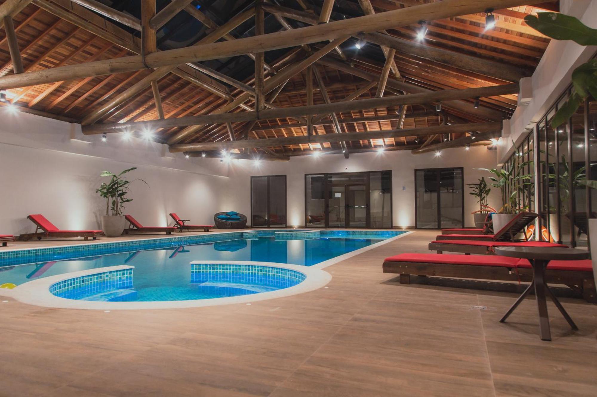 Hotel Chales Capitanias Águas de Lindóia Bagian luar foto
