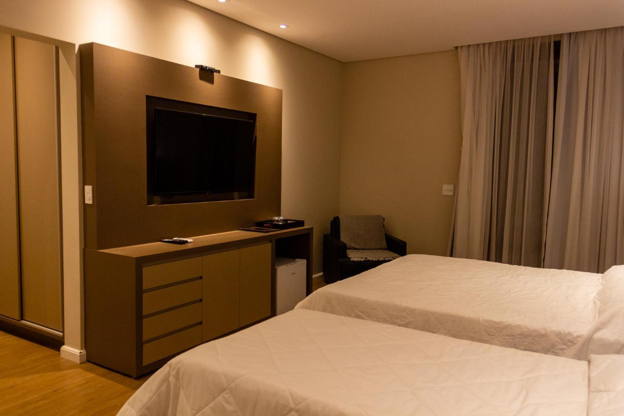 Hotel Chales Capitanias Águas de Lindóia Bagian luar foto